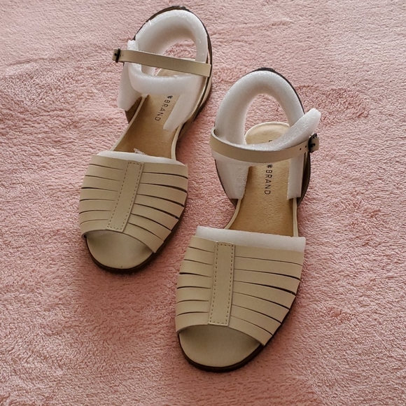 Sandals - Picture 7 of 9